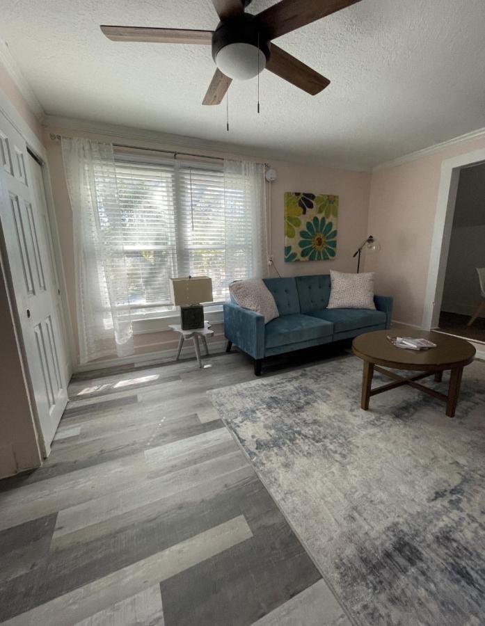 The Blue Wave Suite Unit B St. Petersburg Exterior photo
